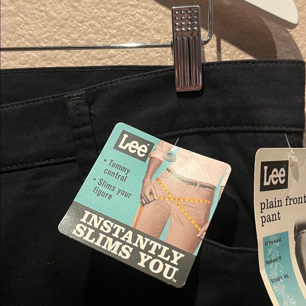 New Lee Women’s Relaxed Fit Straight Leg Slimming Black Pants Size 16 Medium NWT - Picture 5 of 8